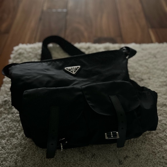 Authentic Prada zip buckle messenger bag tessuto - Picture 2 of 3